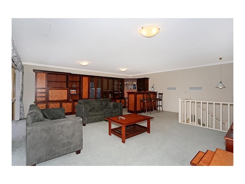 19 Waterside Drive, Dudley Park WA 6210