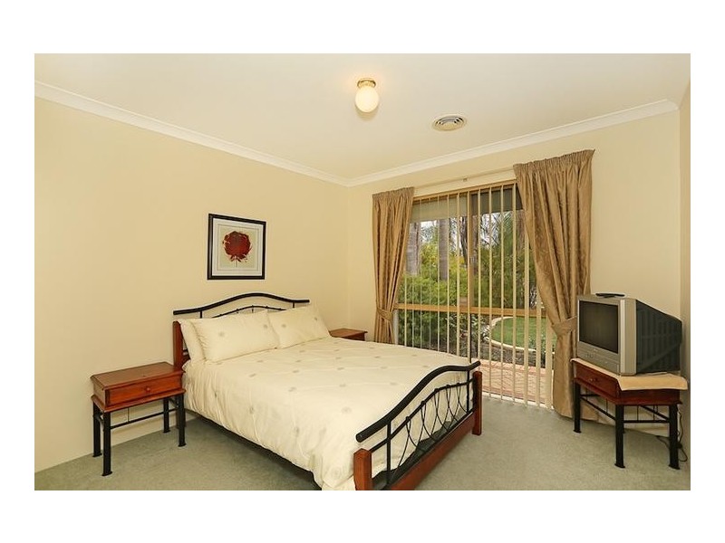 19 Waterside Drive, Dudley Park WA 6210