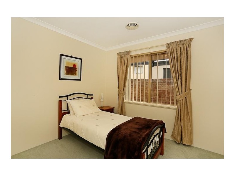 19 Waterside Drive, Dudley Park WA 6210