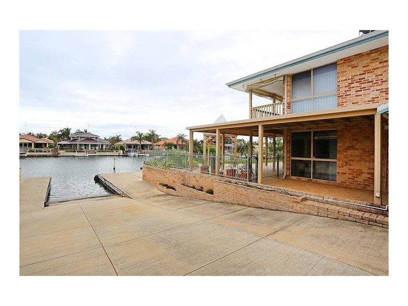 19 Waterside Drive, Dudley Park WA 6210