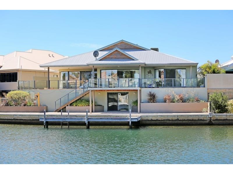 7 Ragamuffin Point, Halls Head WA 6210