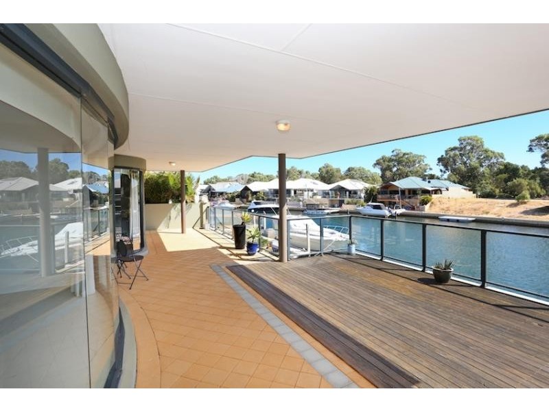 7 Ragamuffin Point, Halls Head WA 6210