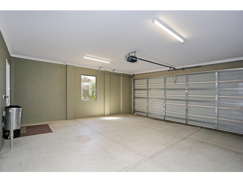 7 Ragamuffin Point, Halls Head WA 6210