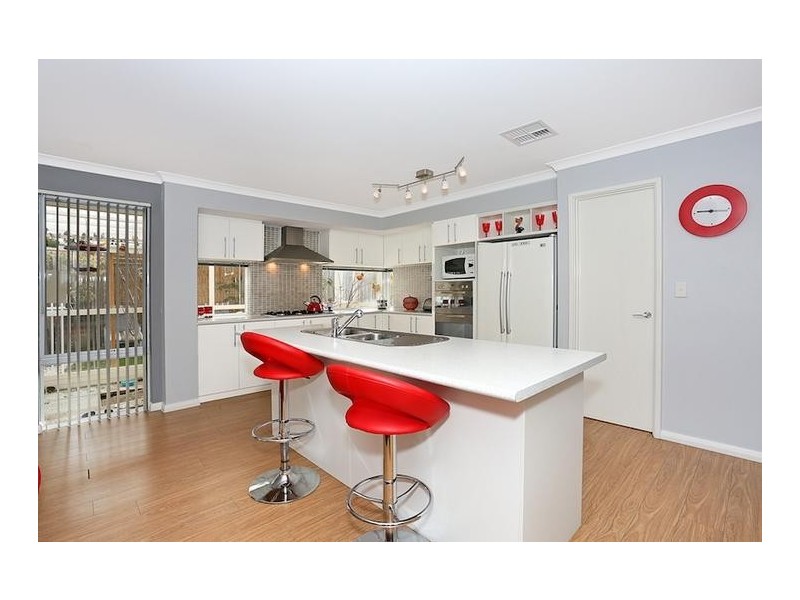 17 Karon Vista, Halls Head WA 6210