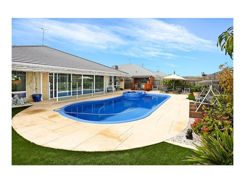 17 Karon Vista, Halls Head WA 6210
