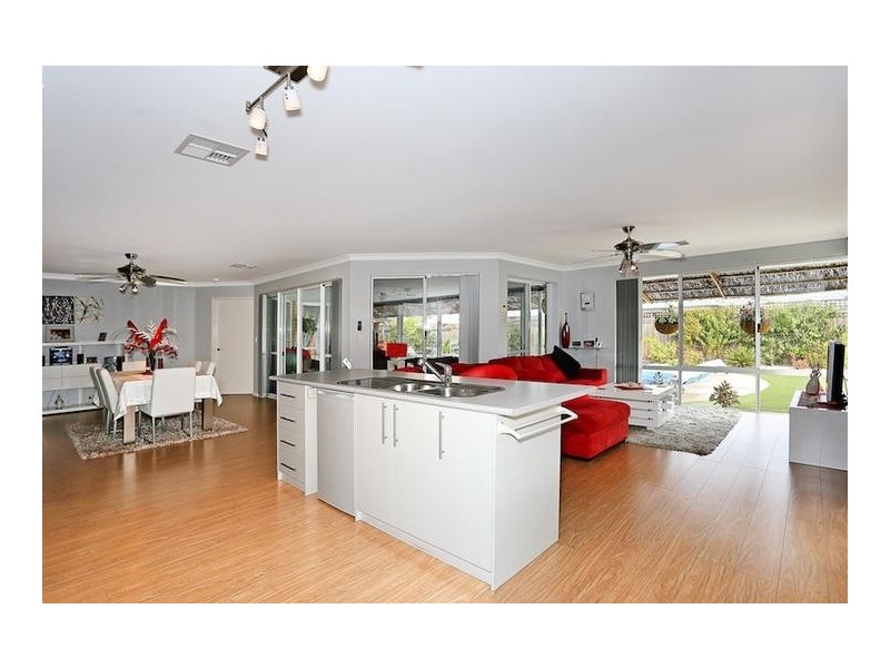 17 Karon Vista, Halls Head WA 6210