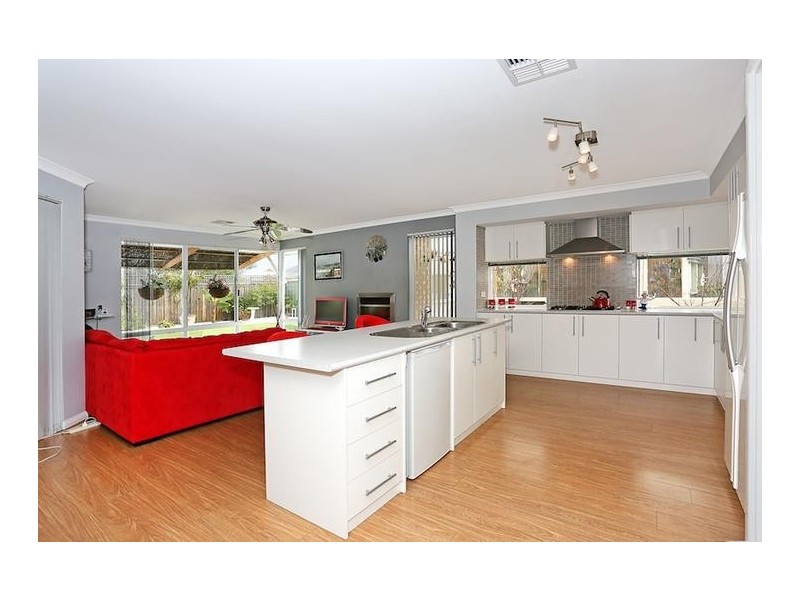 17 Karon Vista, Halls Head WA 6210