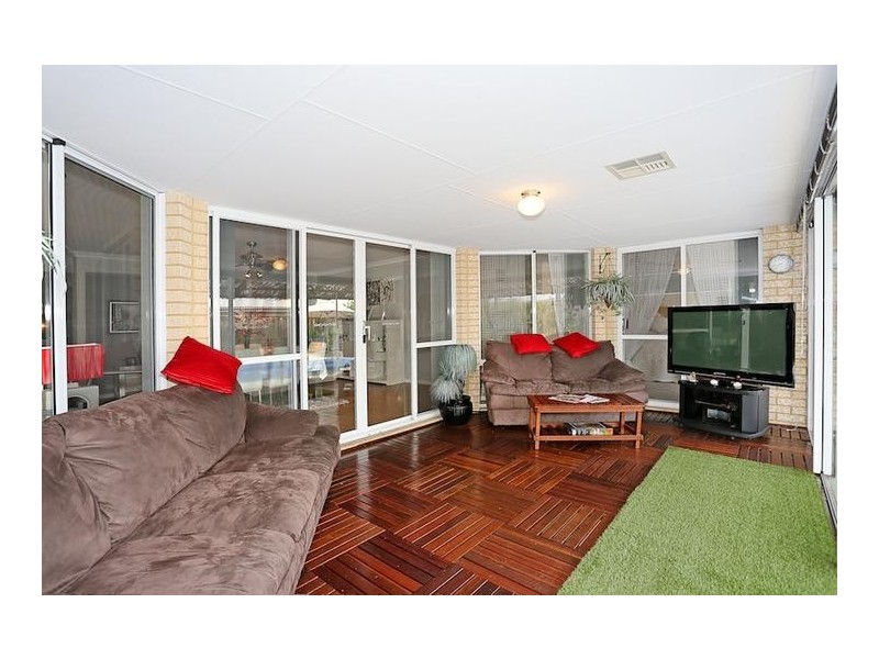 17 Karon Vista, Halls Head WA 6210