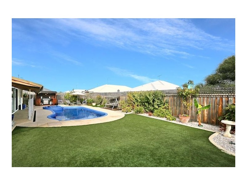17 Karon Vista, Halls Head WA 6210