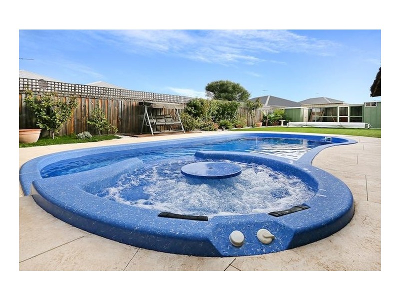 17 Karon Vista, Halls Head WA 6210
