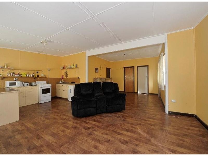 39 Shayne Street, Halls Head WA 6210