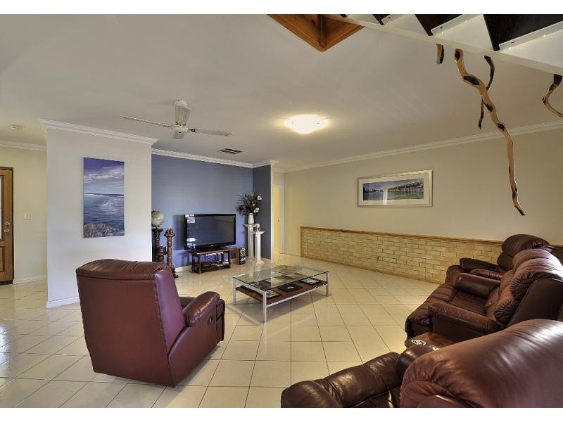 13 Wattleglen Ave, Erskine WA 6210