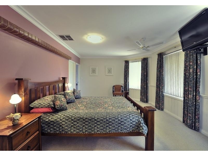 13 Wattleglen Ave, Erskine WA 6210