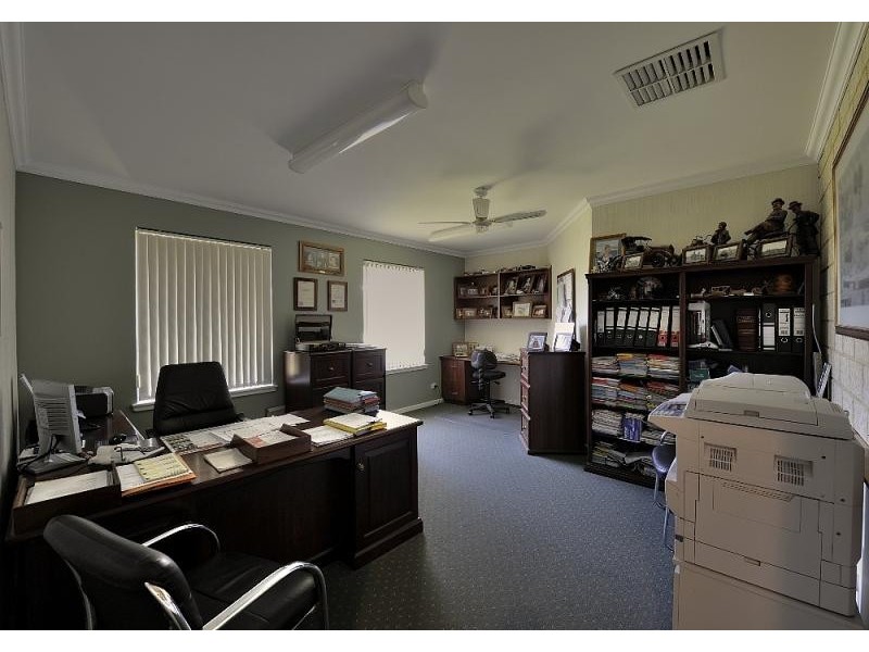 13 Wattleglen Ave, Erskine WA 6210