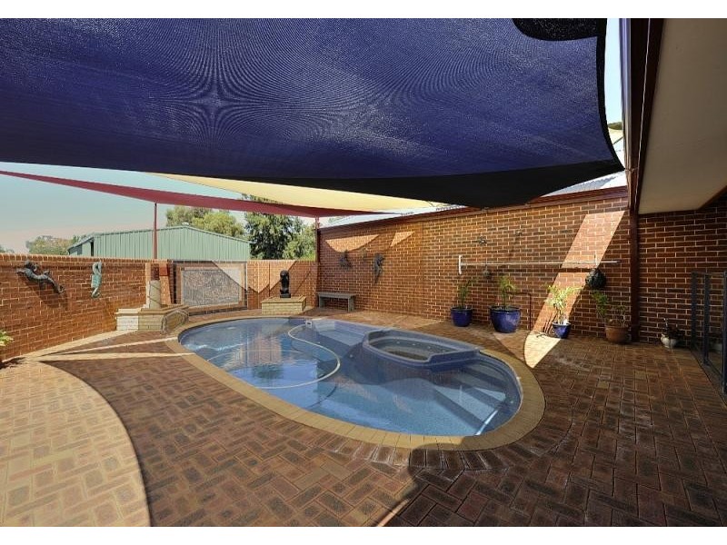 13 Wattleglen Ave, Erskine WA 6210