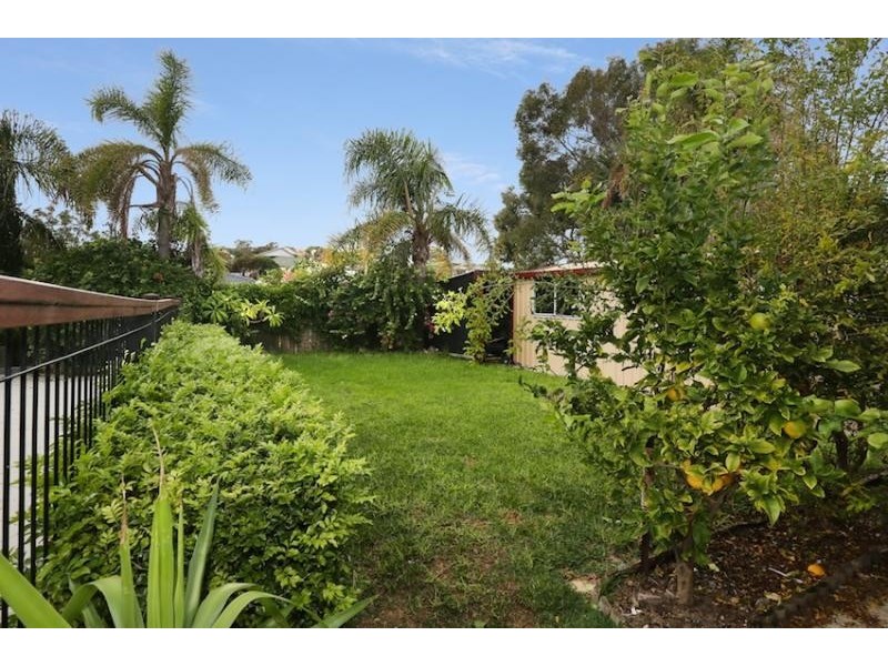 97 Peelwood Parade, Halls Head WA 6210