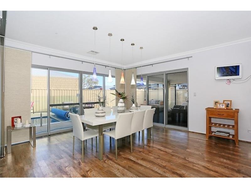 19 Arpentuer Turn, Madora Bay WA 6210
