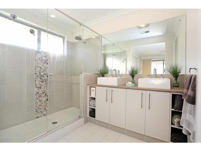 19 Arpentuer Turn, Madora Bay WA 6210