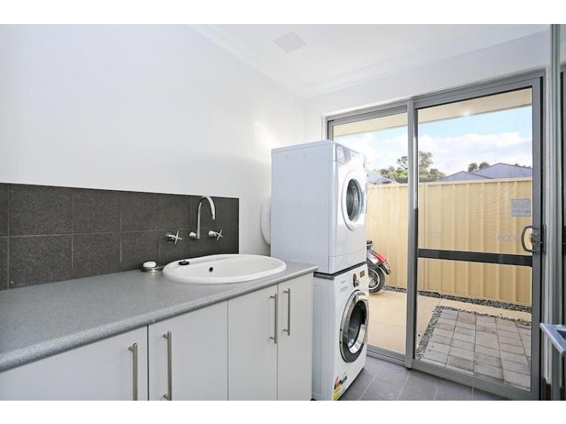 19 Arpentuer Turn, Madora Bay WA 6210