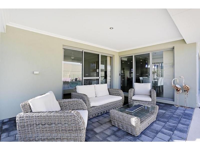 19 Arpentuer Turn, Madora Bay WA 6210
