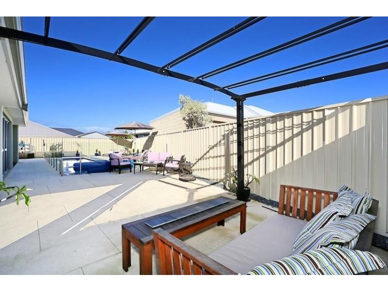 19 Arpentuer Turn, Madora Bay WA 6210