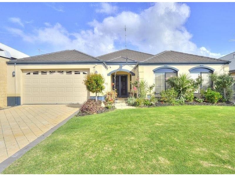 5 Binda Way, Halls Head WA 6210