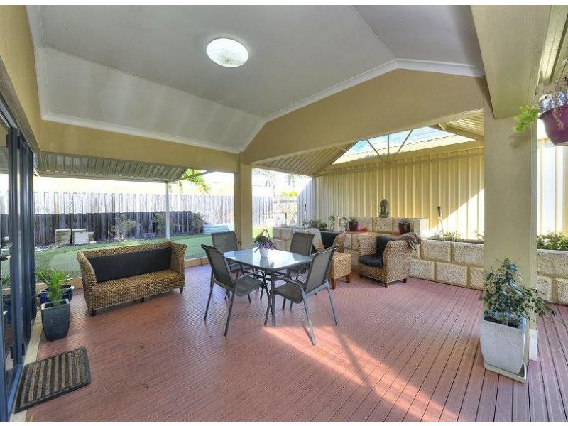 5 Binda Way, Halls Head WA 6210