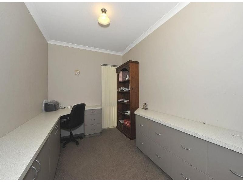 5 Binda Way, Halls Head WA 6210