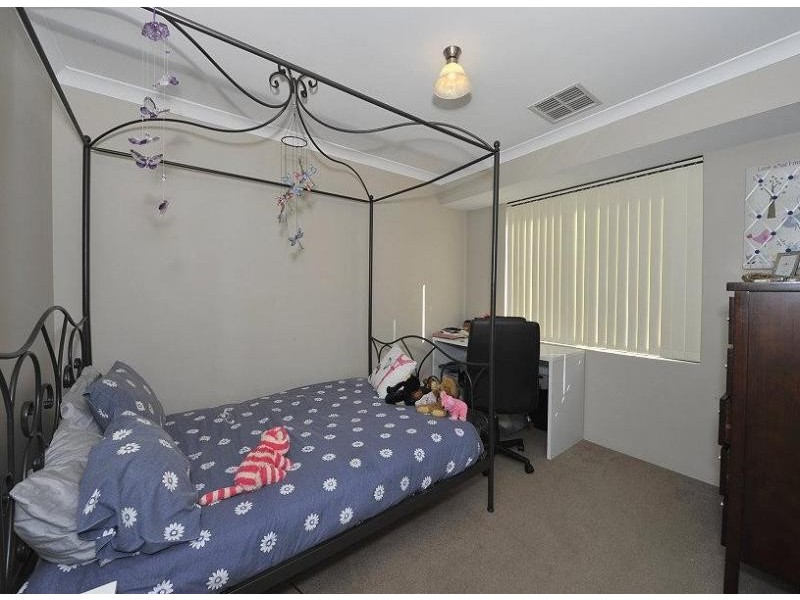 5 Binda Way, Halls Head WA 6210