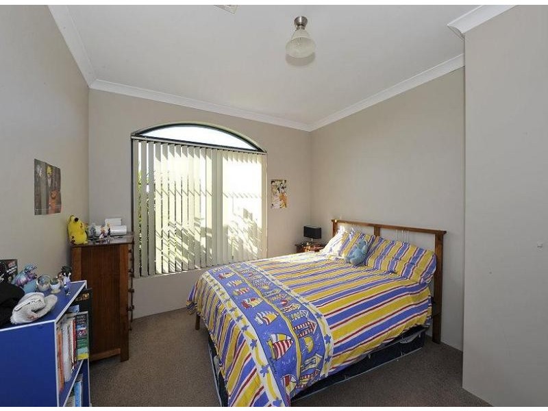 5 Binda Way, Halls Head WA 6210