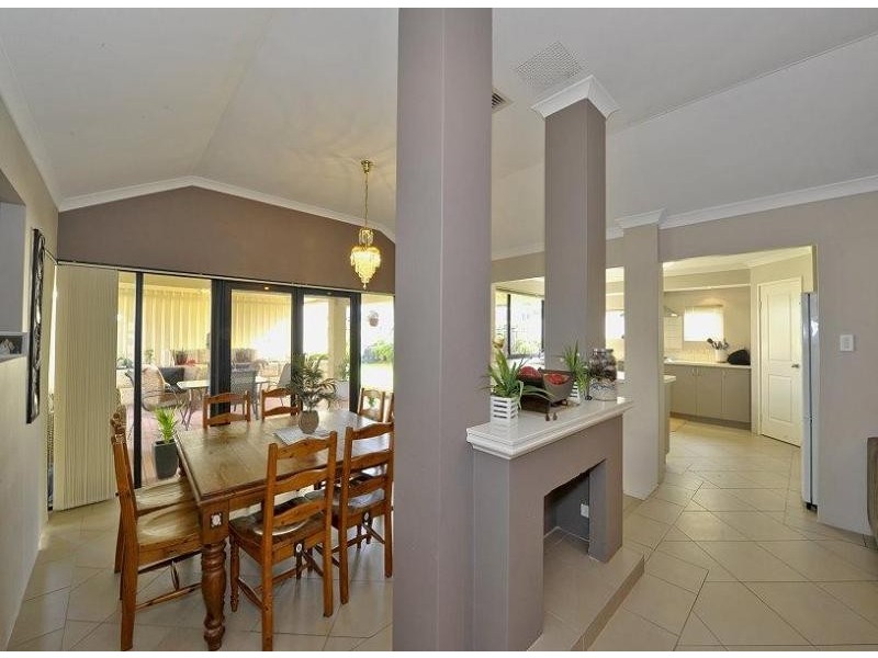 5 Binda Way, Halls Head WA 6210