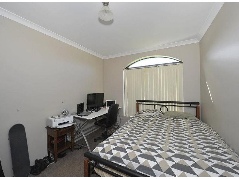 5 Binda Way, Halls Head WA 6210