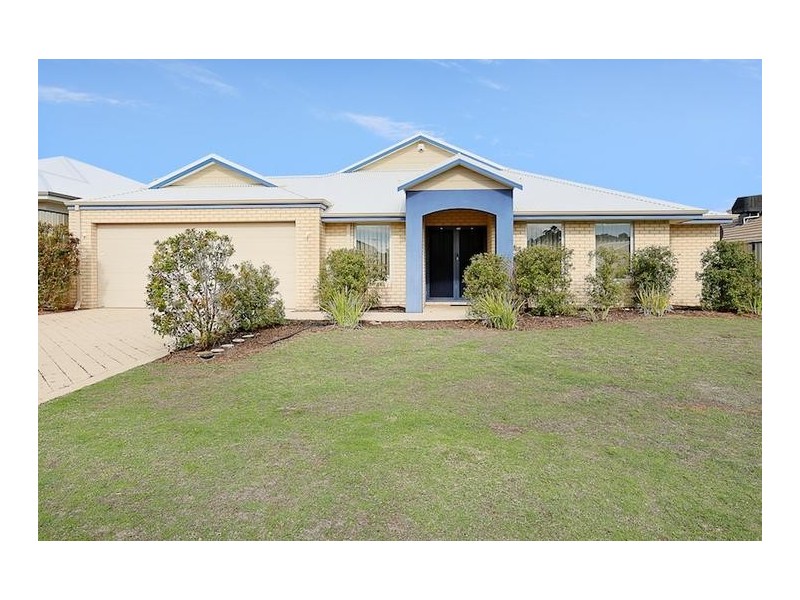 6 Moonbrook Way, Meadow Springs WA 6210