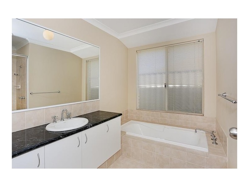 6 Moonbrook Way, Meadow Springs WA 6210