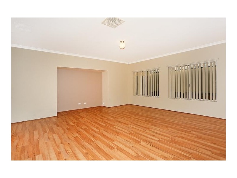 6 Moonbrook Way, Meadow Springs WA 6210