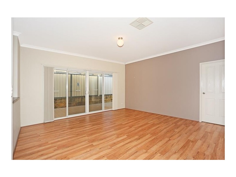 6 Moonbrook Way, Meadow Springs WA 6210