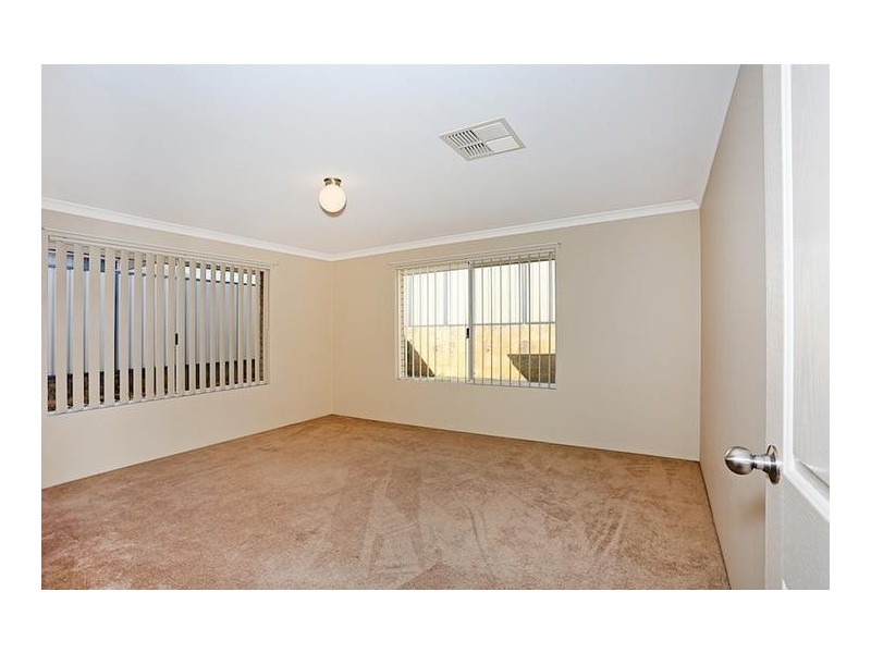 6 Moonbrook Way, Meadow Springs WA 6210