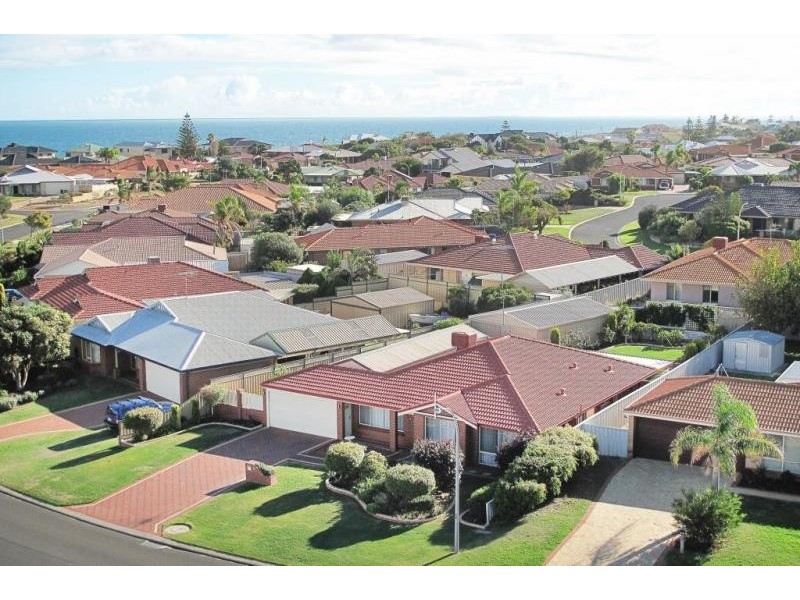 42 Admiralty Crescent, Halls Head WA 6210