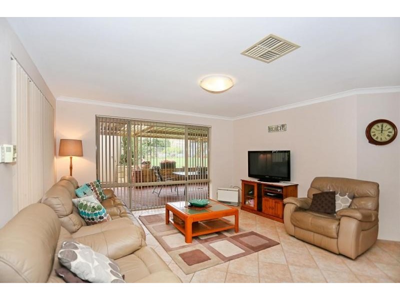 42 Admiralty Crescent, Halls Head WA 6210