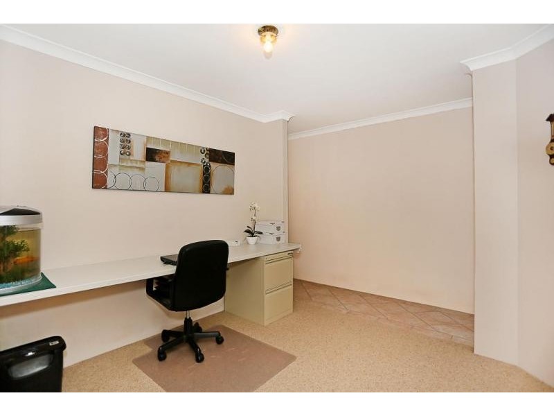 42 Admiralty Crescent, Halls Head WA 6210