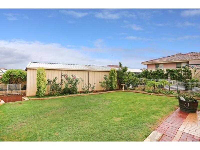 42 Admiralty Crescent, Halls Head WA 6210