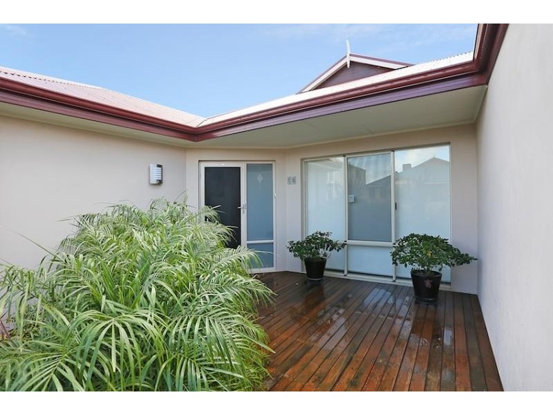 18 Joshua Carrol Street, Madora Bay WA 6210