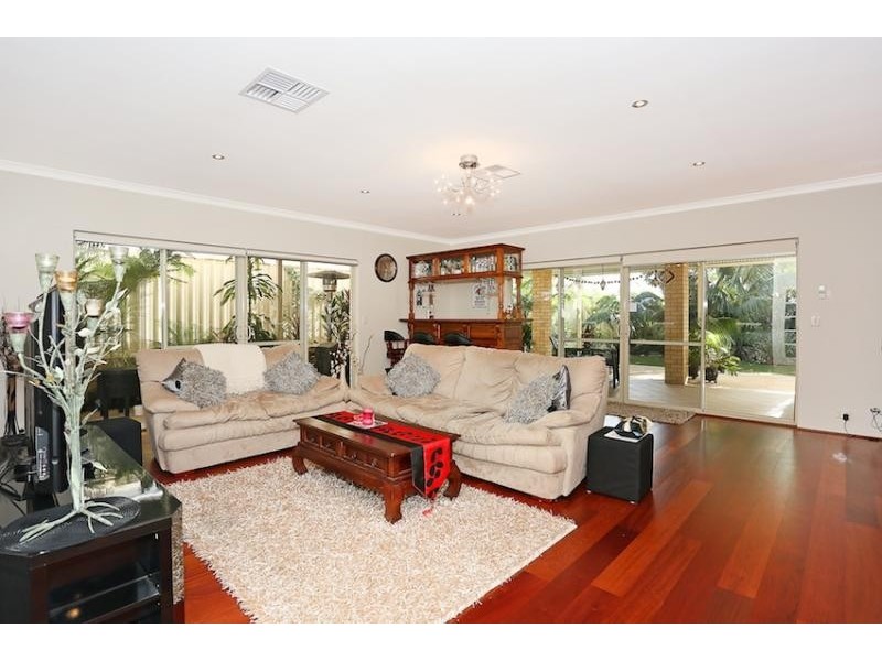18 Joshua Carrol Street, Madora Bay WA 6210