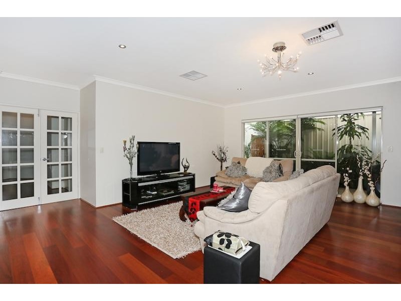 18 Joshua Carrol Street, Madora Bay WA 6210