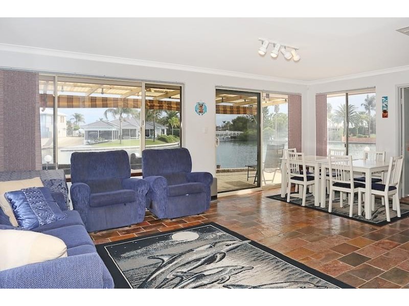 14 Donnelly Gardens, Dudley Park WA 6210