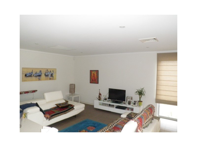 21 Sugarwood Terrace, Halls Head WA 6210