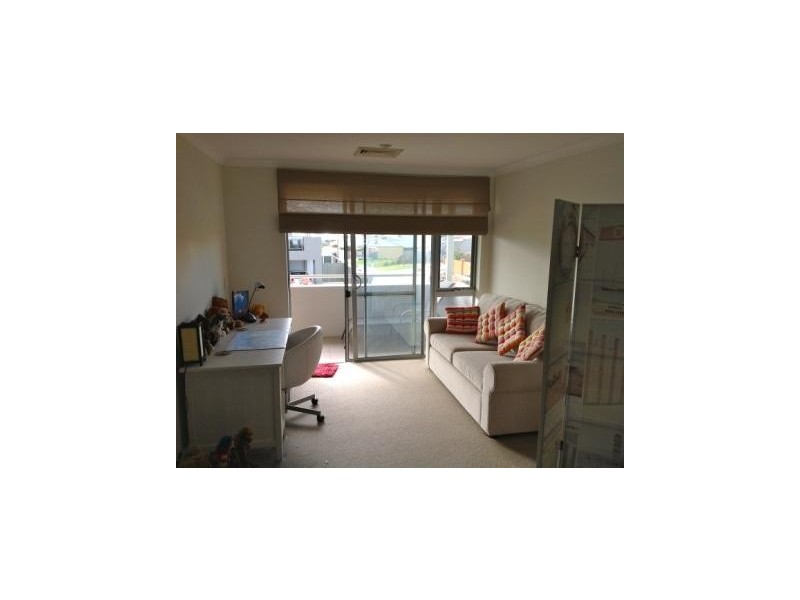 21 Sugarwood Terrace, Halls Head WA 6210