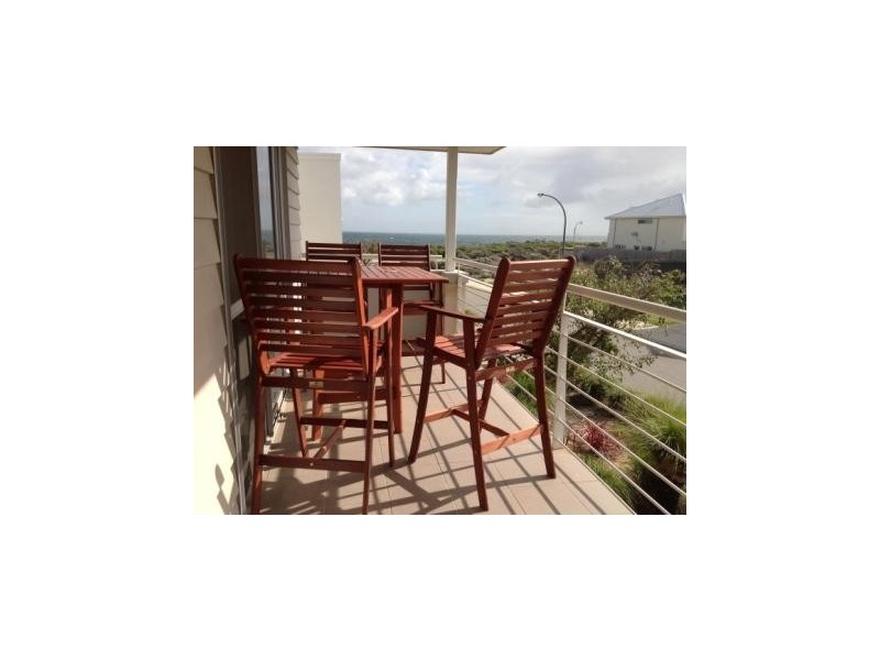 21 Sugarwood Terrace, Halls Head WA 6210