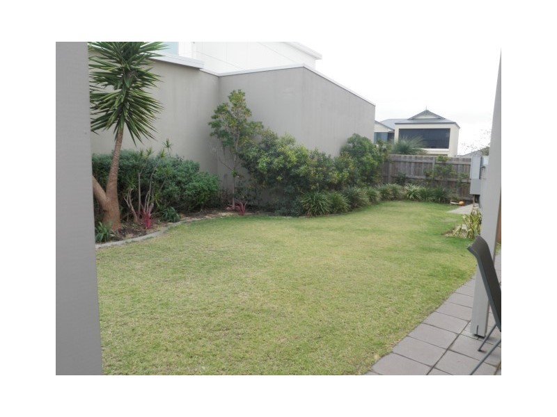 21 Sugarwood Terrace, Halls Head WA 6210