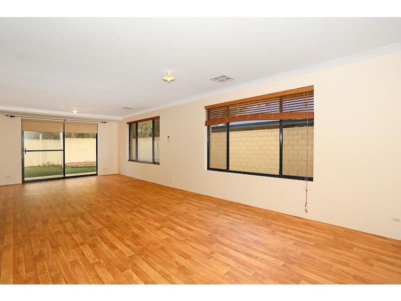 24 Honeydew Trail, Wannanup WA 6210